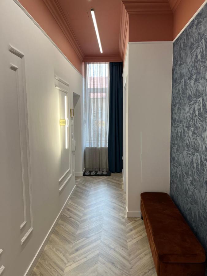 Central Gallery Apartment 德布勒森 外观 照片