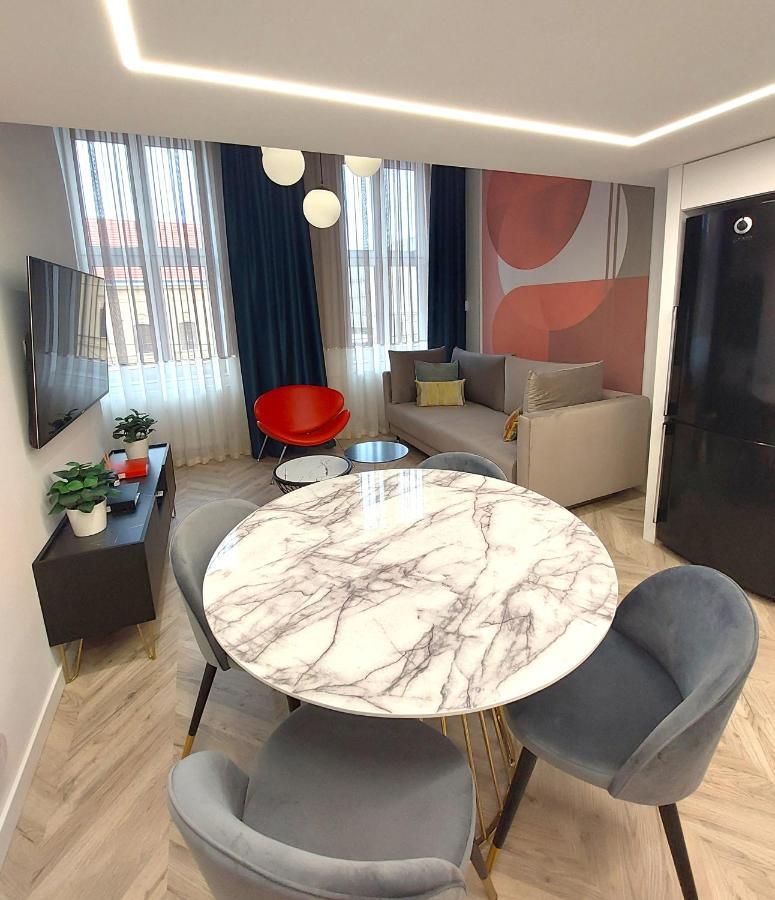 Central Gallery Apartment 德布勒森 外观 照片